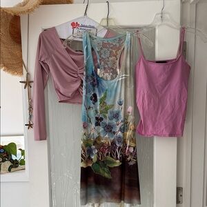 Super Cute Floral Crystals Sleeveless Dress and Pink Tops Set 🌸